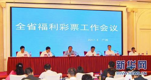 王冬雪黛眉含笑，接过文件后简单看了几眼，便直接说道：萧女士，您的资料我看了，我觉得萧家和帝豪可以合作。